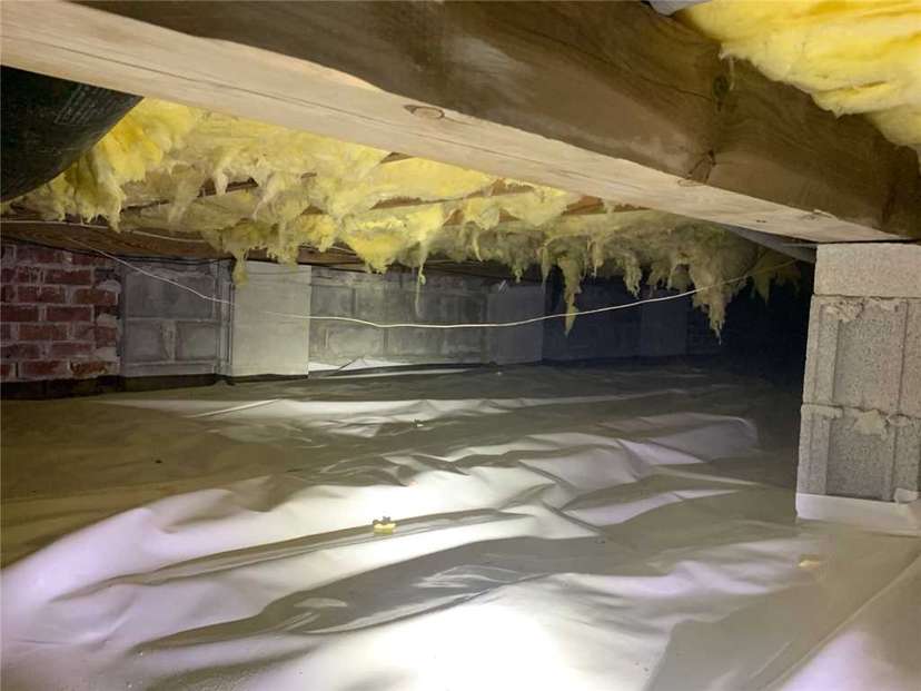 fiberglass insulation batts in crawl space