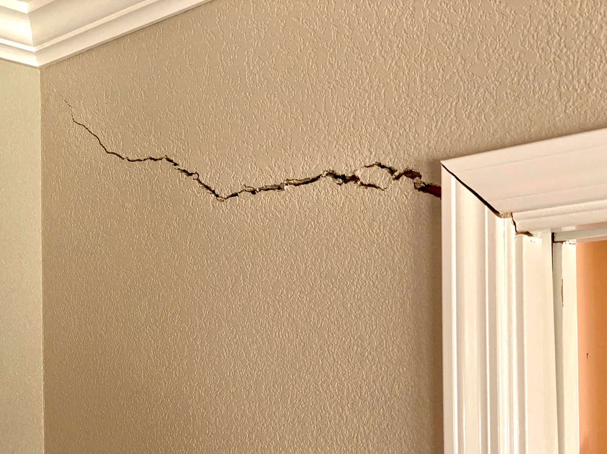 interior drywall crack