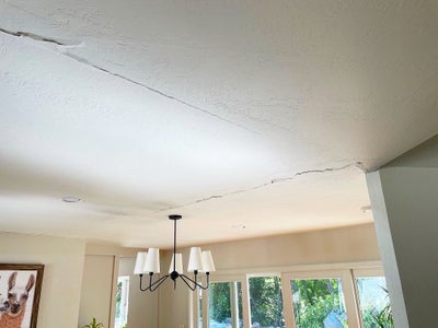 cracks in ceiling