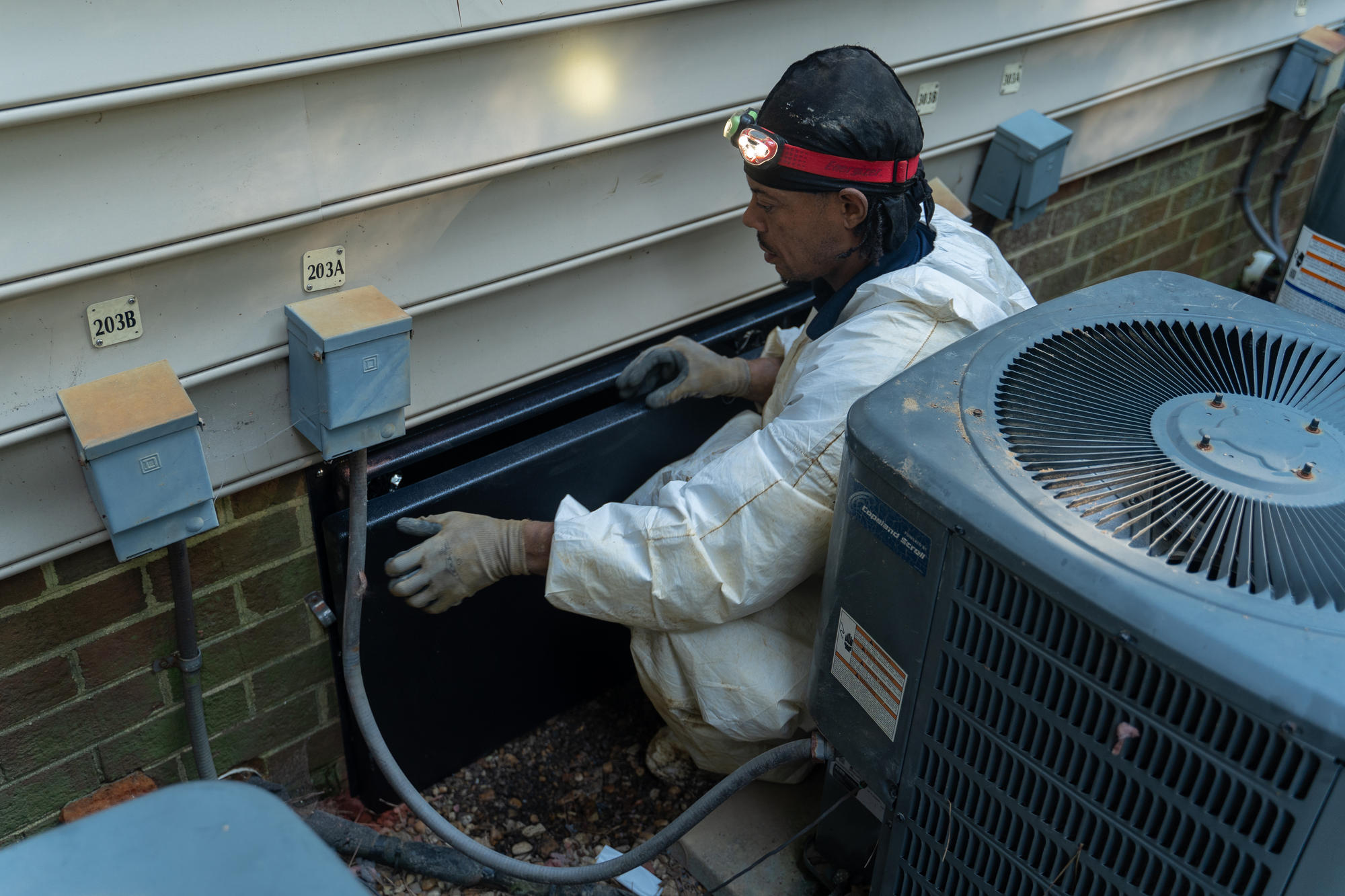 <p>Helps Prevent Pest Entry</p>
