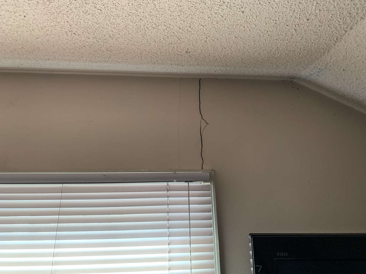 interior drywall crack