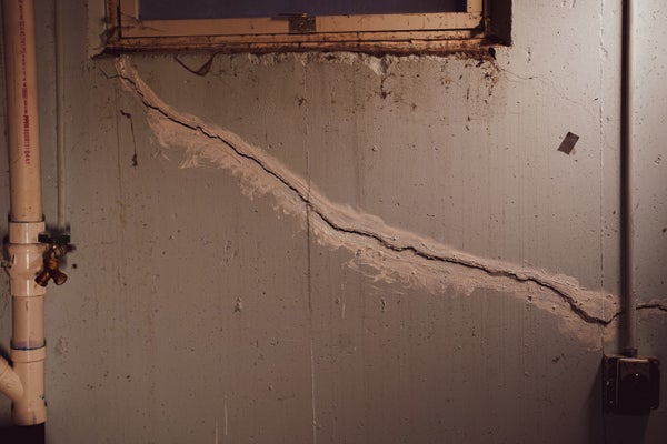 basement wall crack