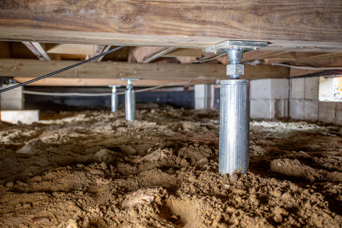 IntelliJack™ Crawl Space system.