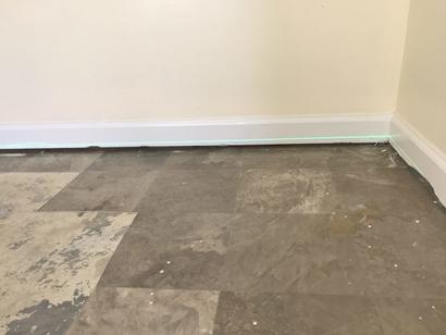 floor and wall gap in corner with laser level