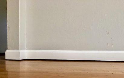 gap between floor and wall