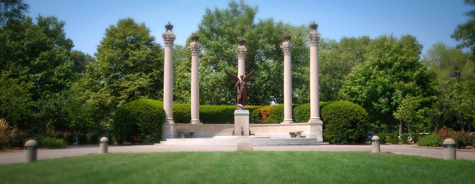 Monument in park in Muncie, Indiana