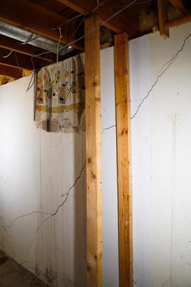 Wall Crack in Basement