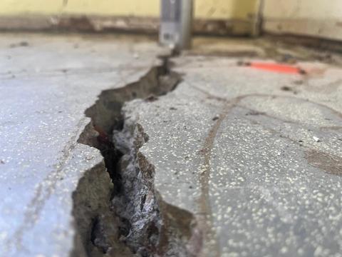 floor crack