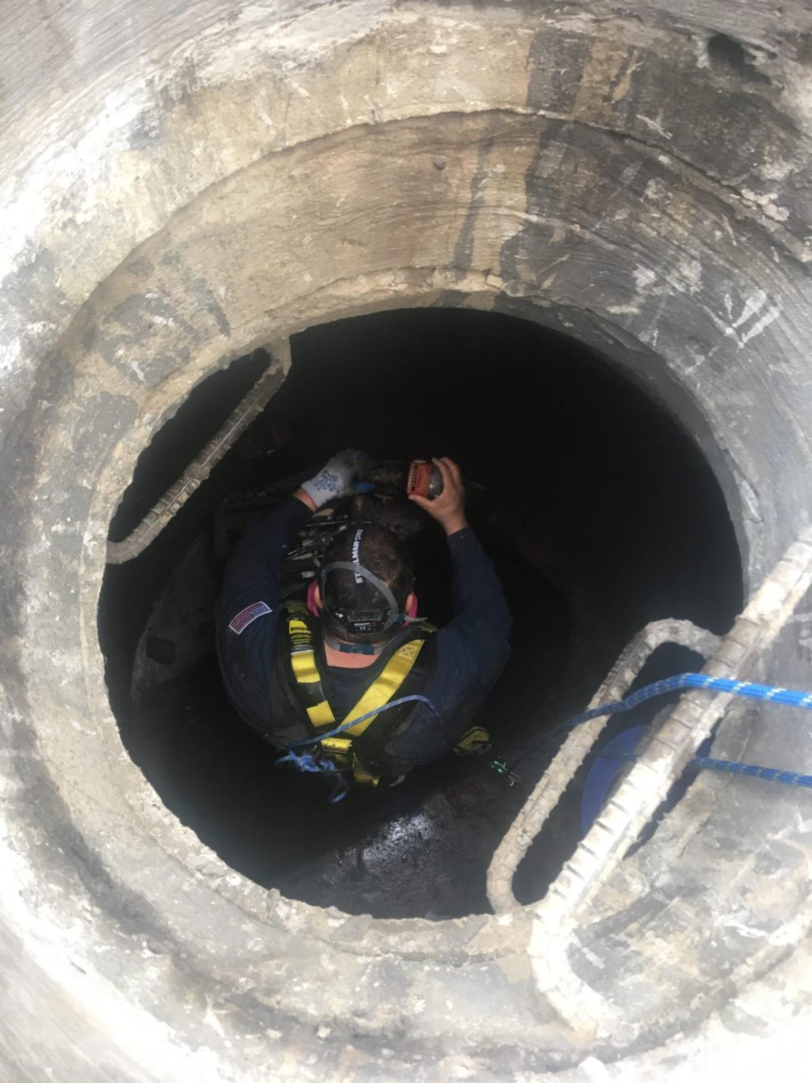 Manhole Repair with Polyurethane Injection