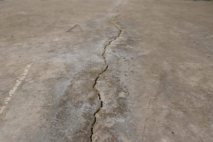 basement floor crack concrete