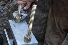Tightening pier screws