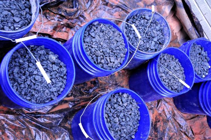 Large gravel buckets