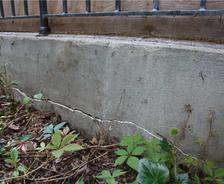 Horizontal crack in slab foundation