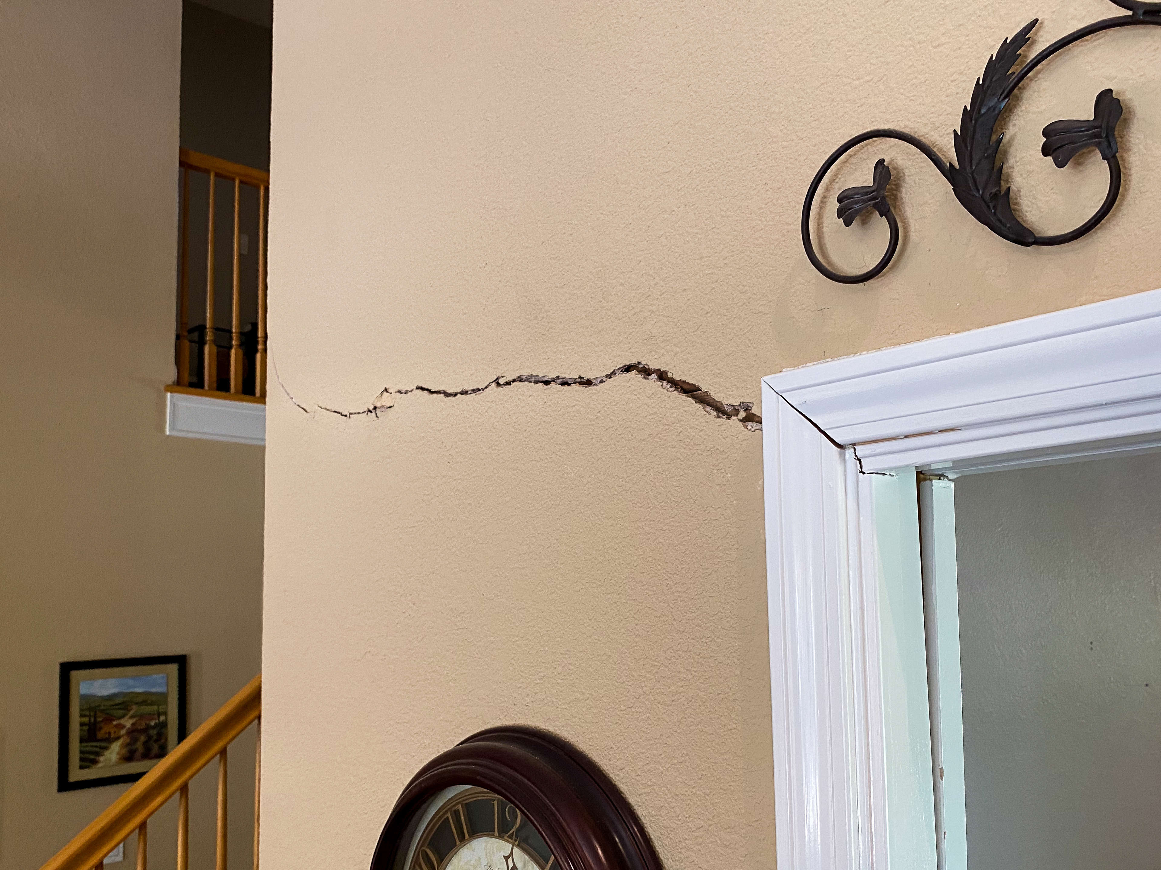 drywall crack on home interior wall