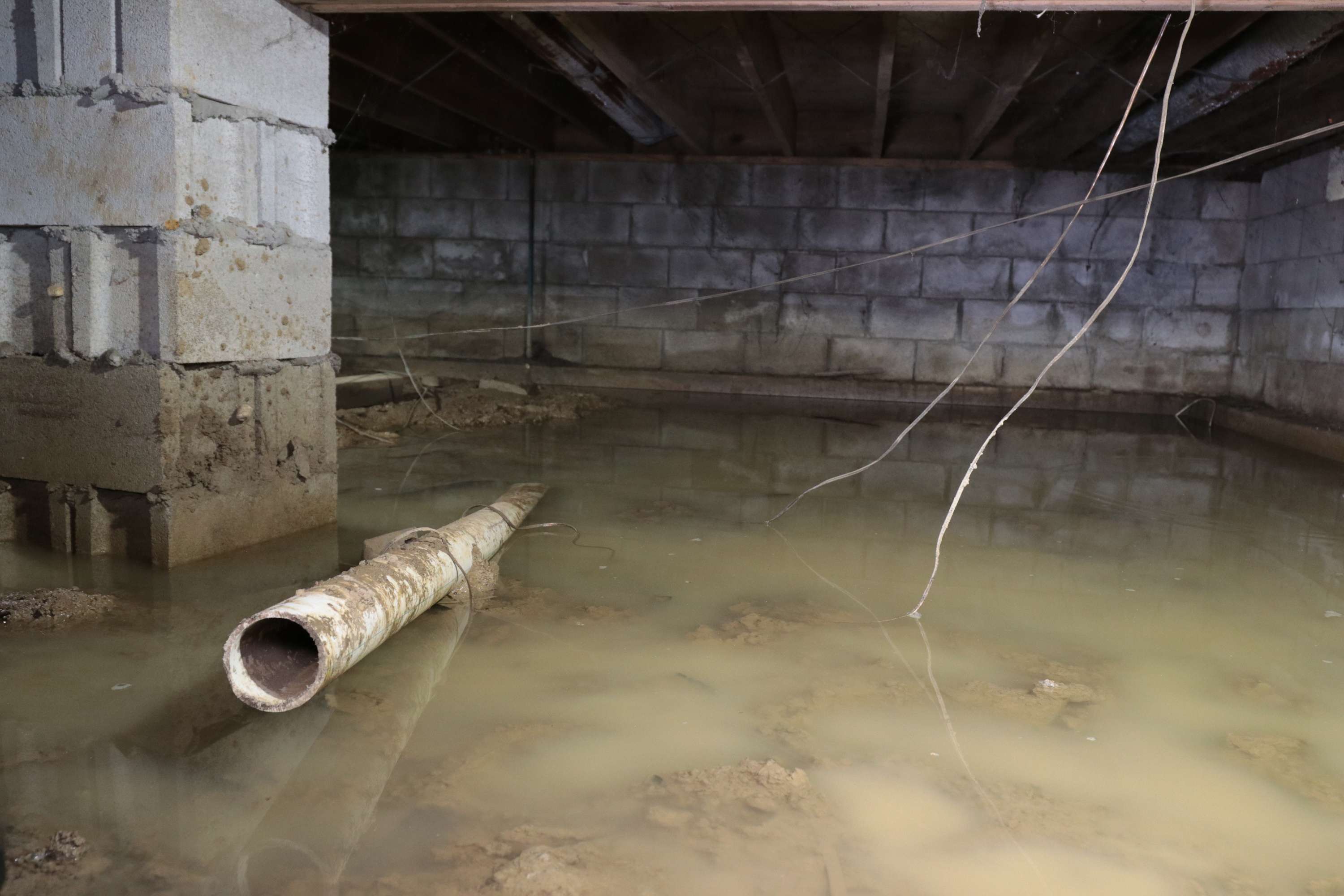 flooding and water in a crawl space
