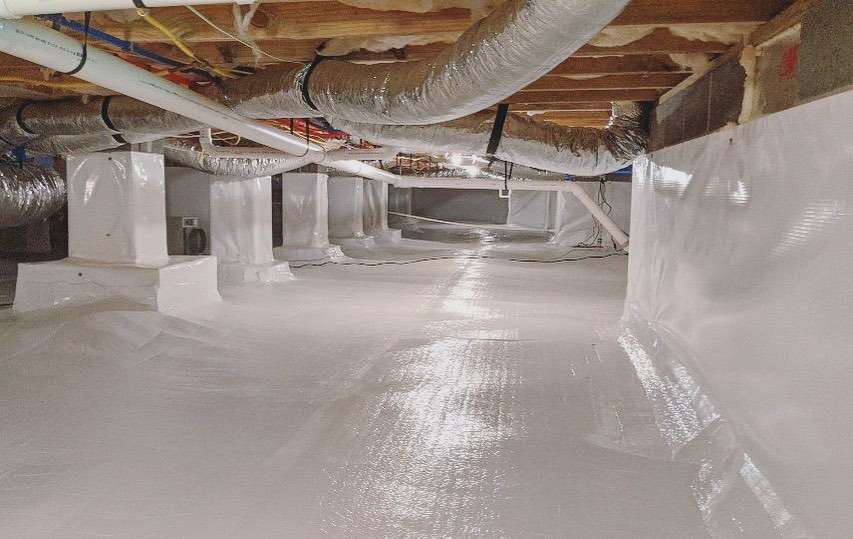 Encapsulated crawl space in home