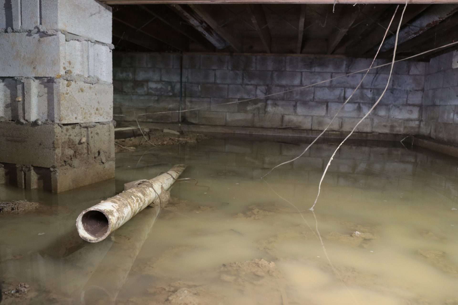 flooding and water in a crawl space
