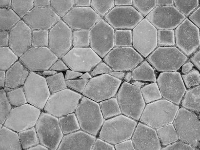 Cracked concrete block pavement