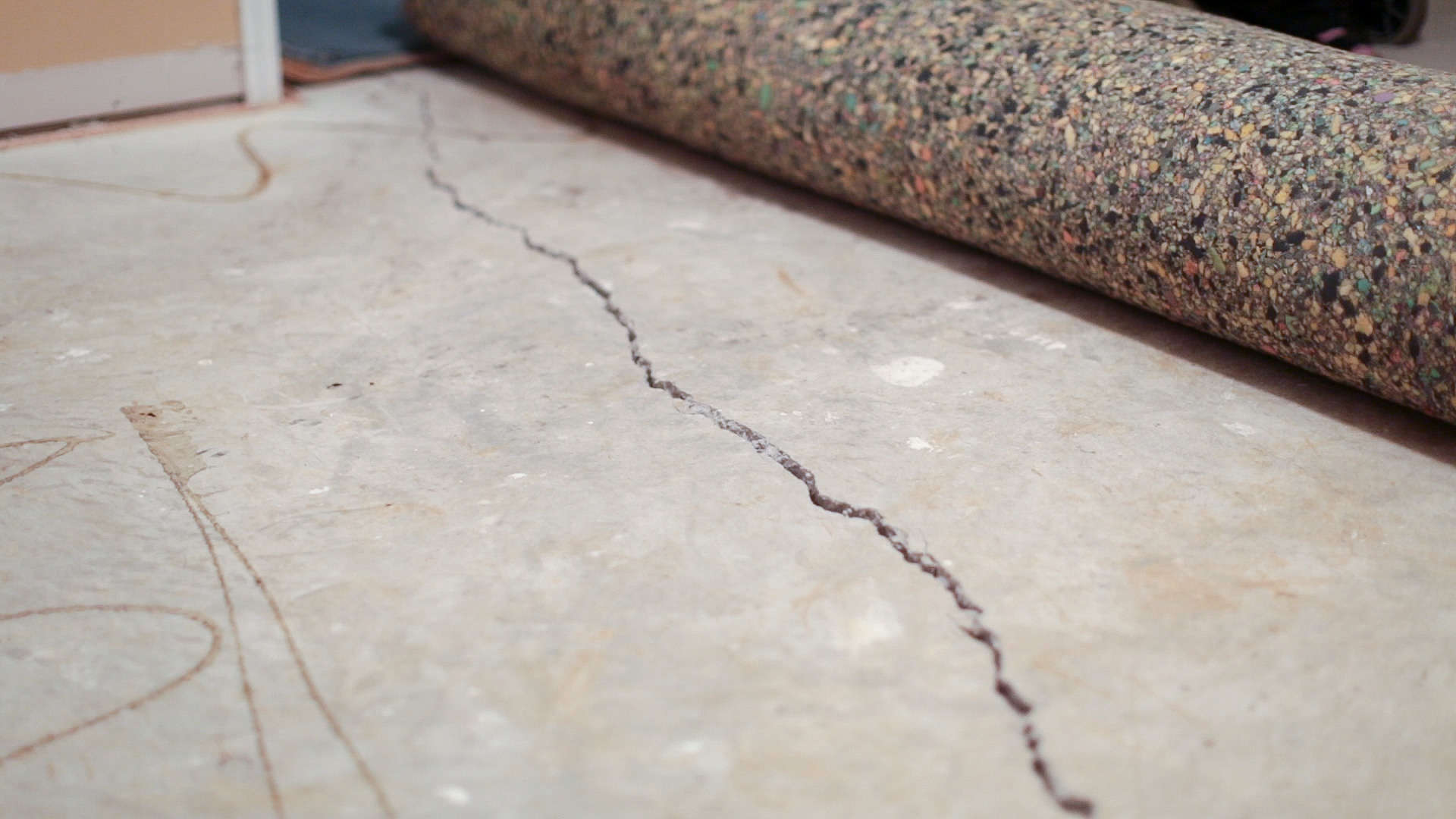 cracked concrete floor slab
