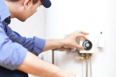 specialist checking gas leak