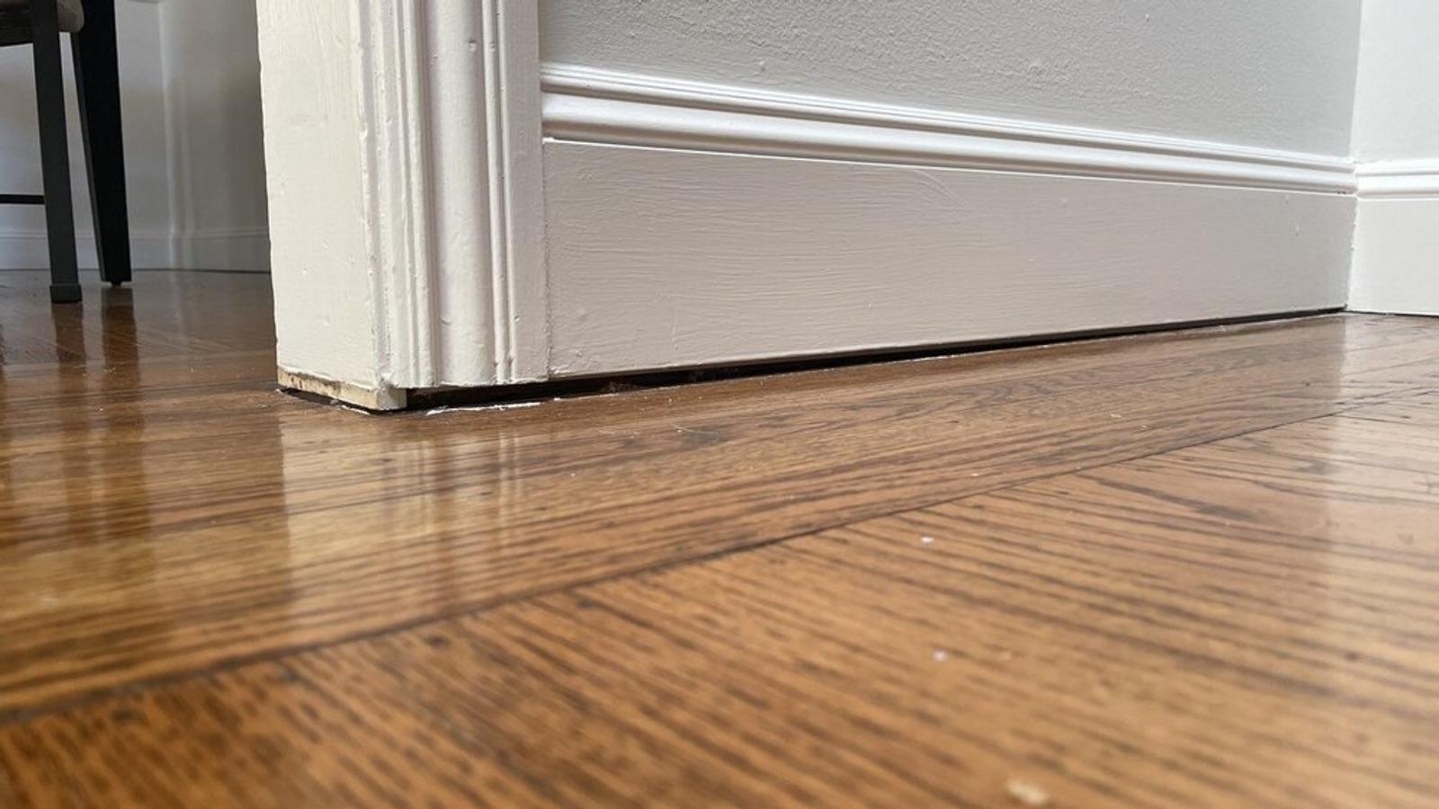 floor gaps inside home signaling repair
