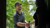 Mount Valley Foundation Services inspector shaking hands with homeowner