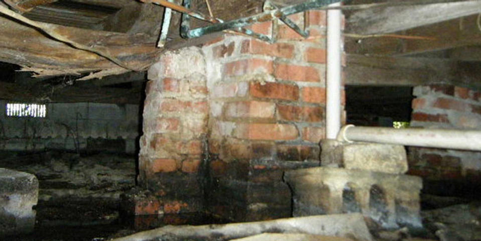 Wet crawl space