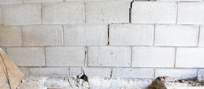 Stair step in foundation wall