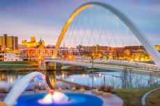 Des Moines