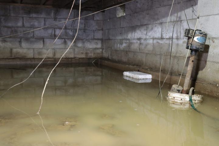 flooded crawl space