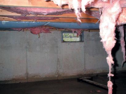 vented crawl space with bad insulation