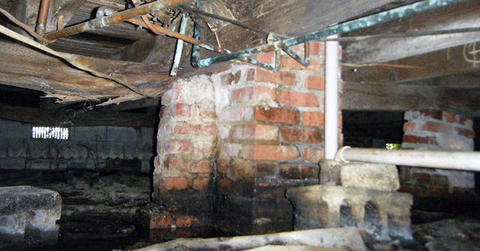 nasty flooded crawl space