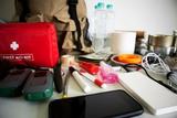 essential items for an emergency kit