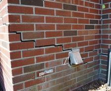 crack in bricks